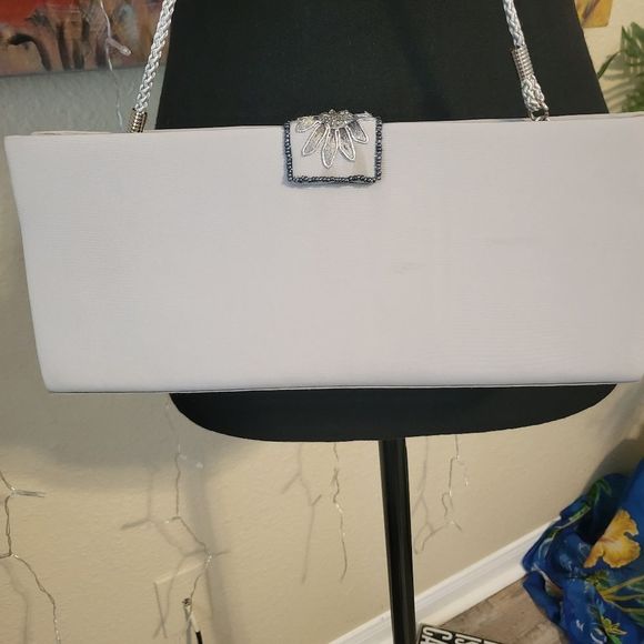 Preston AND YORK BEADED CLUTCH - Picture 2 of 4